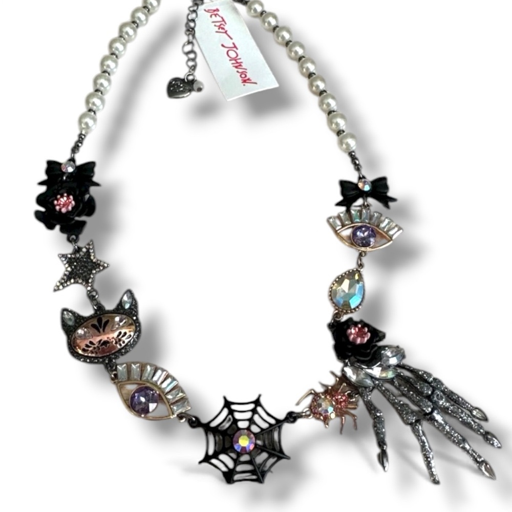 BETSEY JOHNSON NECKLACE - Evil Eye Pearl accents w/CAT SPIDER WEB HAND PENDANT